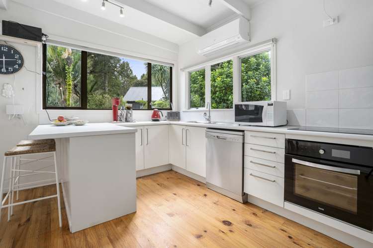 11 Ngaio Road Titirangi_6