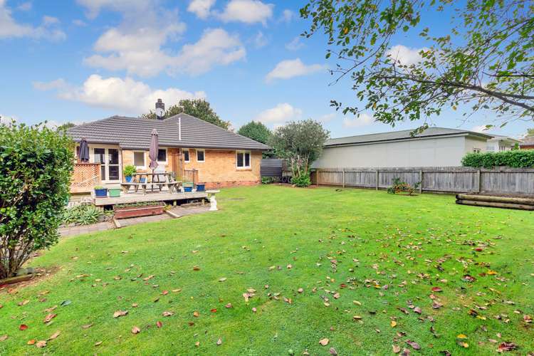 11 Callis Avenue Opaheke_3