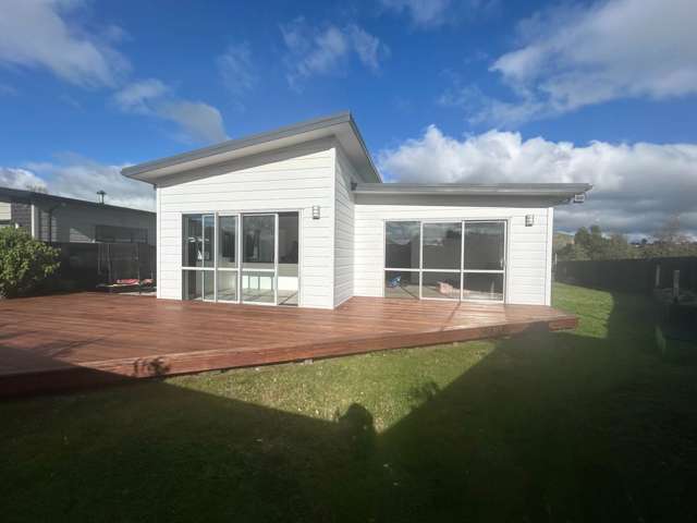 210 Lakes Boulevard Pyes Pa_1