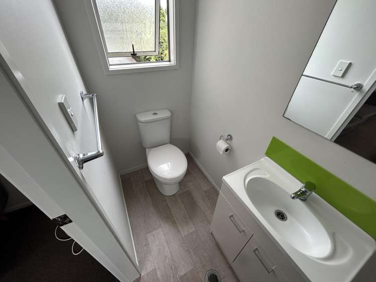 4D/167 Knighton Road Hillcrest_3