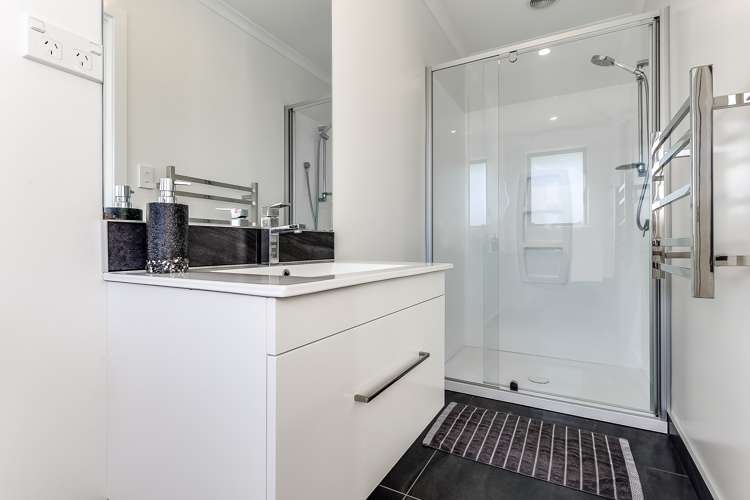 19 Maanihi Drive Rototuna North_9