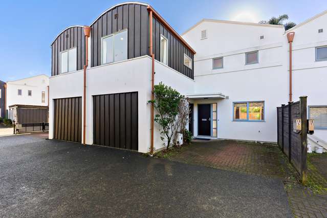 Spacious Living | Walk to Ellerslie Village