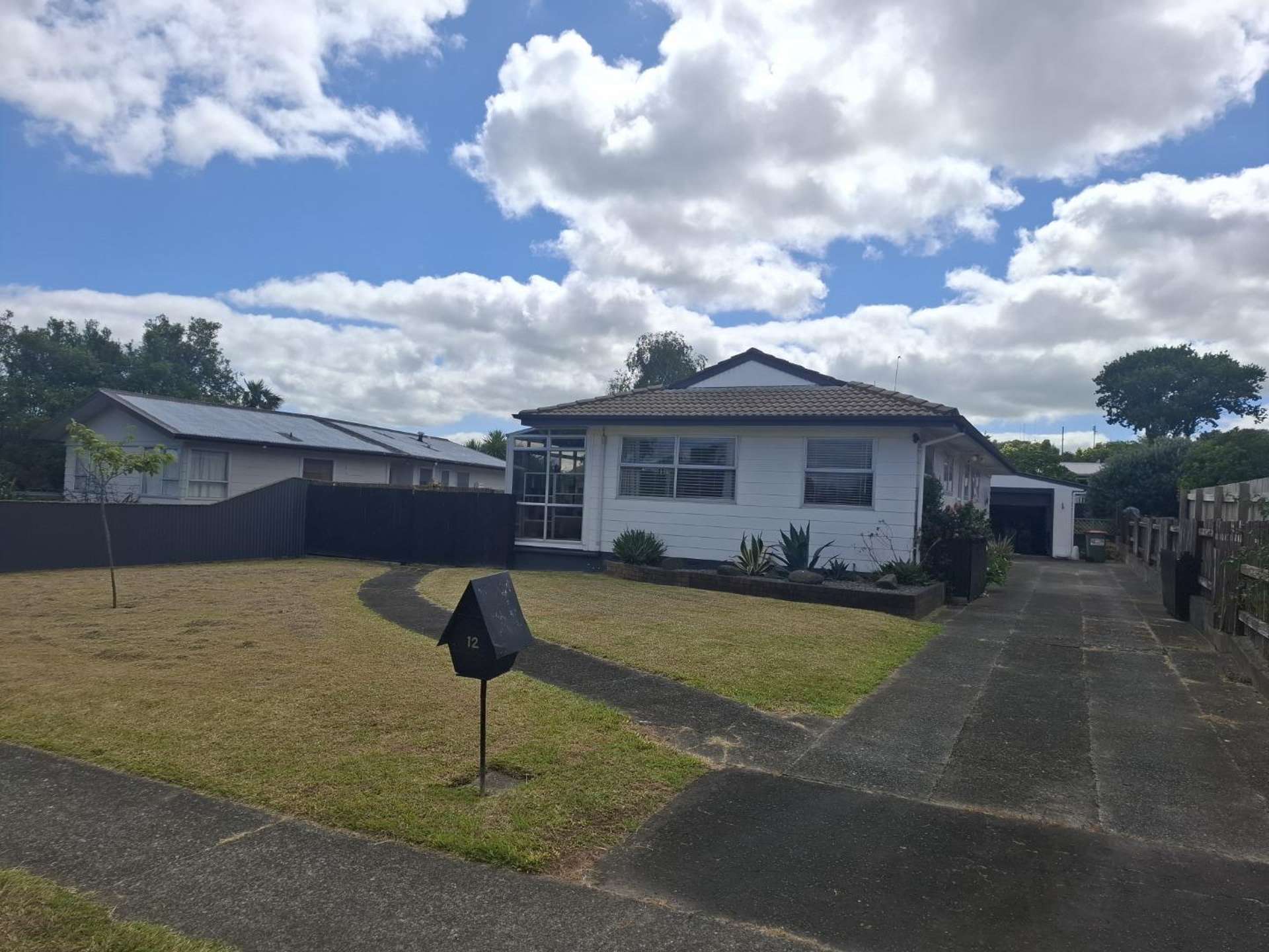 12 Manuka Street 1136_0