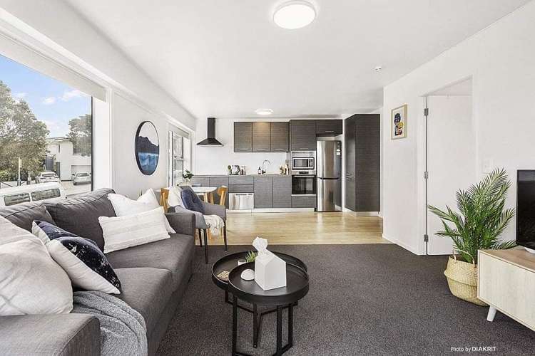 3/32 Akaroa Drive Maupuia_2