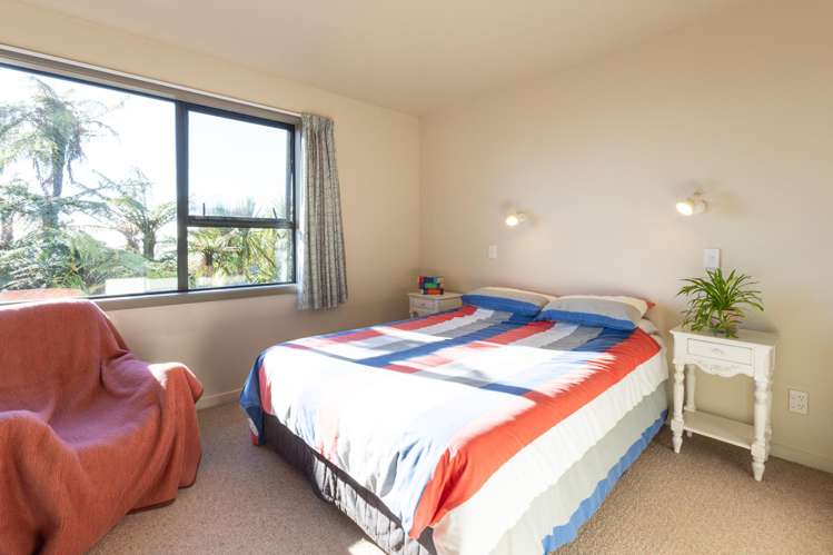 109 The Strand Ōkārito_13