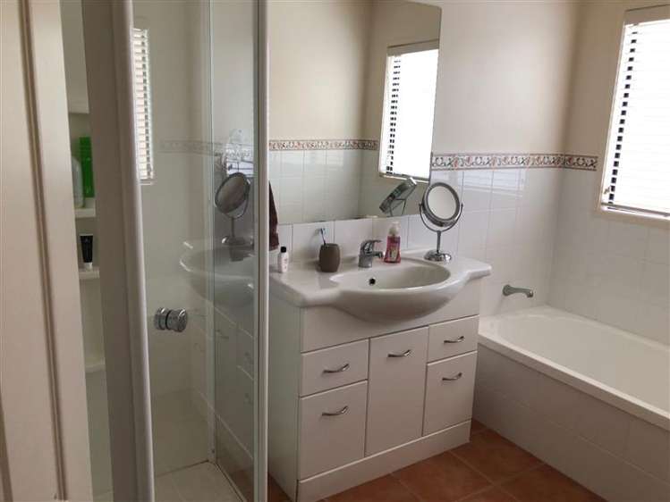 4 George Deane Place Greenhithe_13