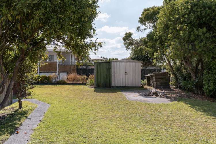 8 Hillcrest Road Otumoetai_13