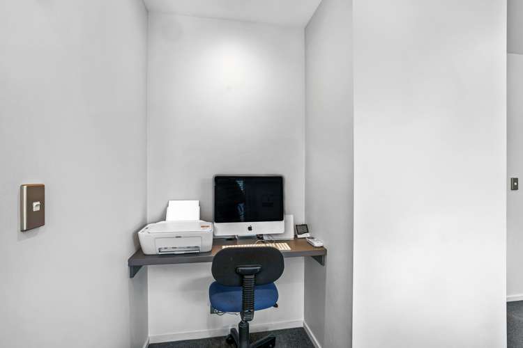 80 Sunline Avenue Lincoln_16