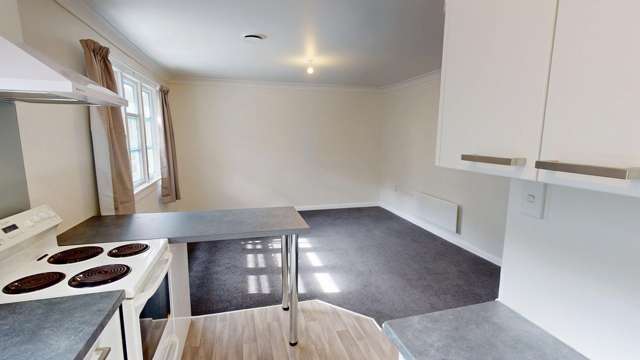  14 Larsen Court Takaro_3