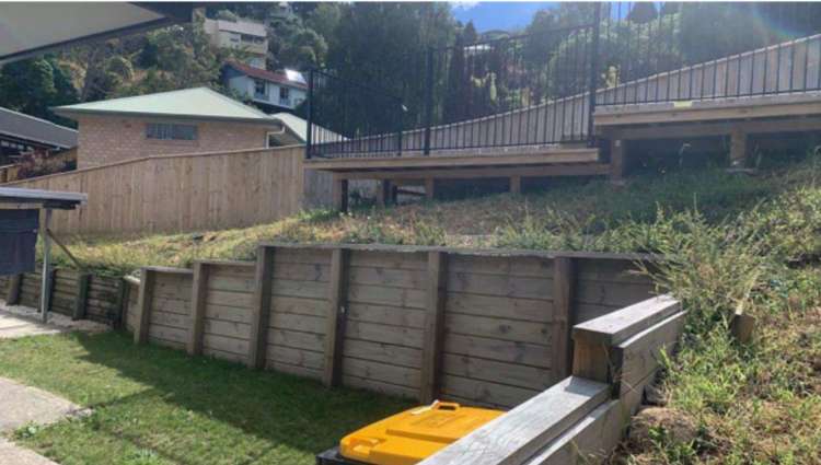 5 Carleton Place Toi Toi_2