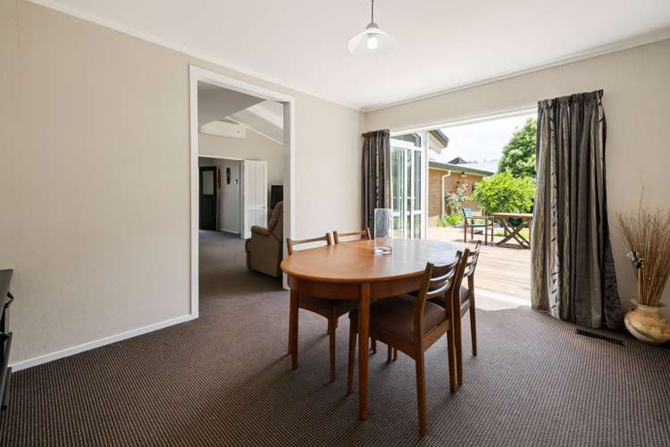 23 Gilbass Avenue Hamilton Lake_11