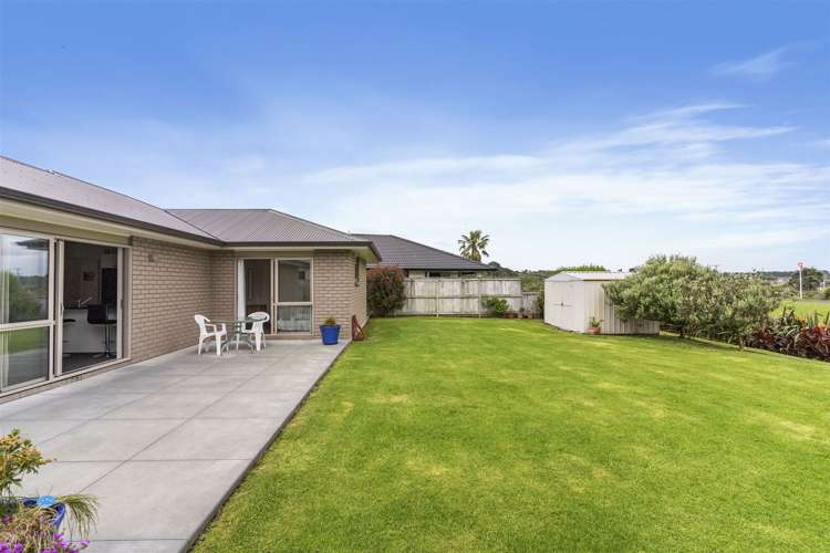 13 Reel Road Athenree_16