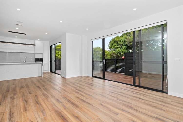 127 Gardner Avenue New Lynn_1