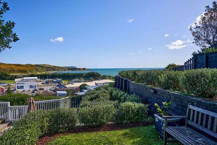 9 Mana View Road Paremata_1