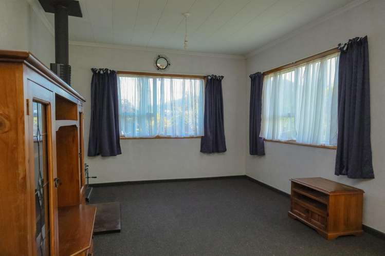 1 Ross Street Dunollie_18