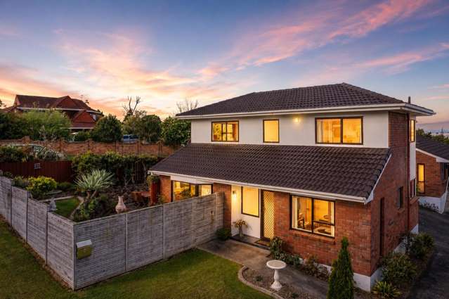 Parkside Living with City Views