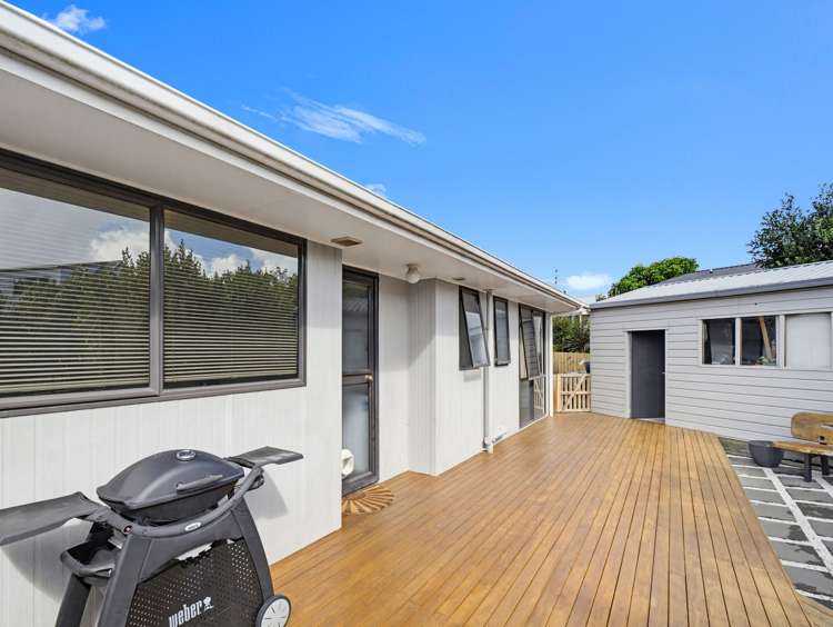 2/342C Royal Road Massey_1