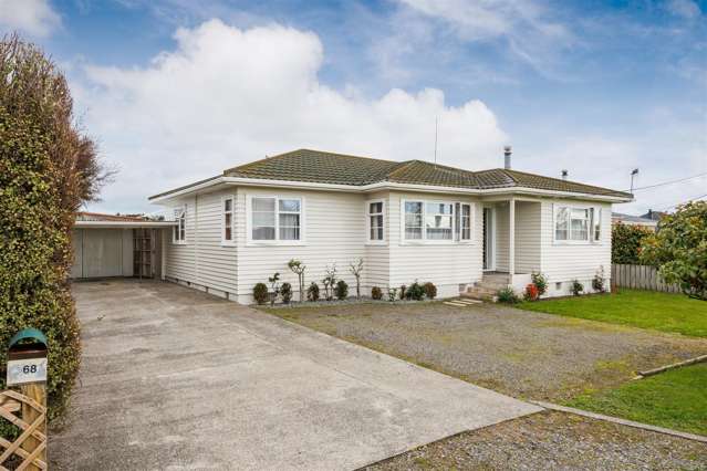 TEAM LEWIS - PRIVATE LIVING/BIG BACKYARD