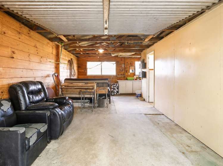 154 Clayton Road Mangakakahi_13