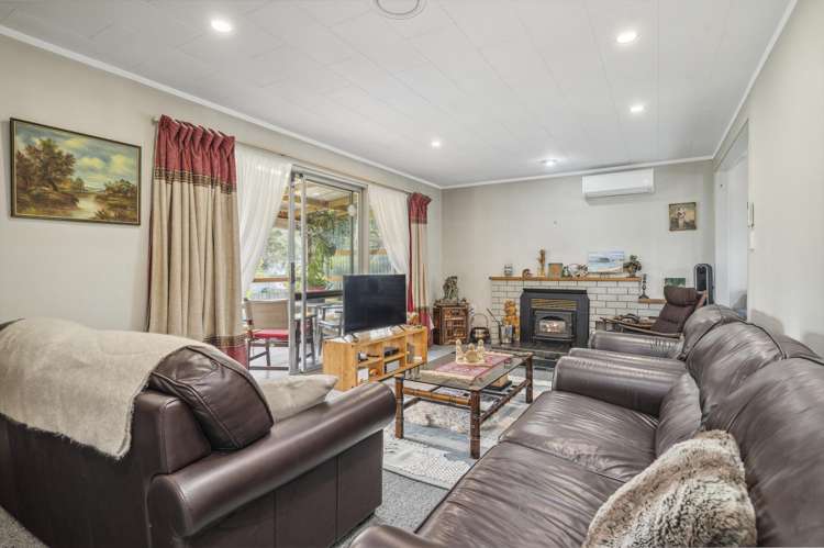 7 Adam Place Mangakakahi_3