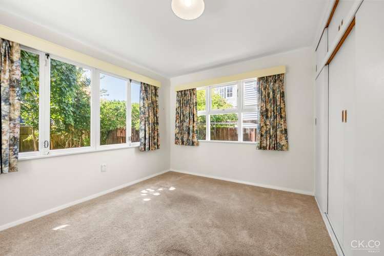 7 Totara Crescent Woburn_12