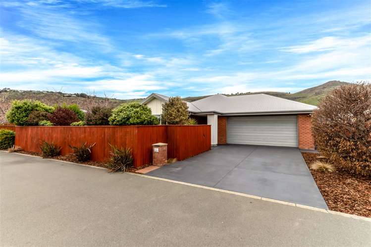 13 The Tors Heathcote Valley_14