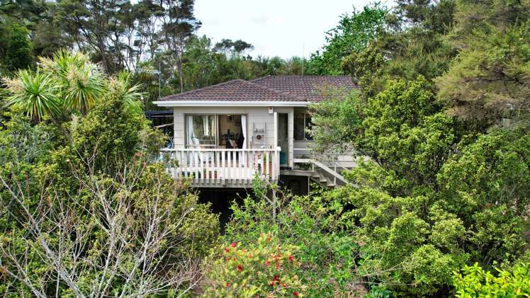 9 Onedin Place Titirangi_31