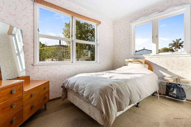 8 Surat Place Glen Eden_9