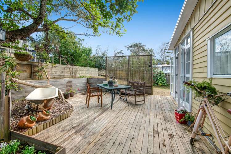 73A Gledstane Road Stanmore Bay_1