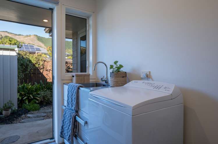 43 Fairose Drive Richmond_19