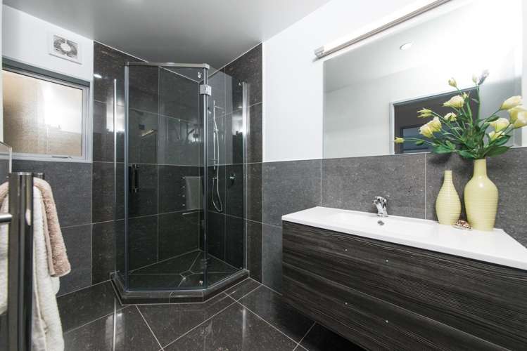 2/25a Aldersgate Road Hillsborough_7