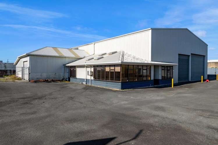 10-16 Constance Street Waiwhakaiho_13