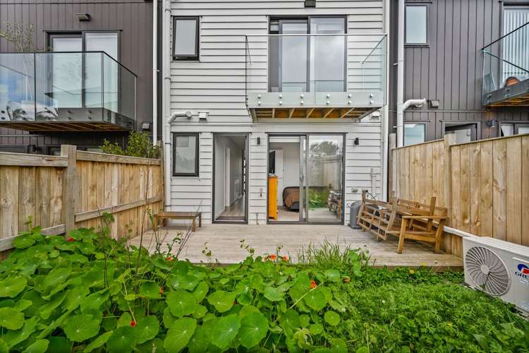 6/107 Hobsonville Road West Harbour_3