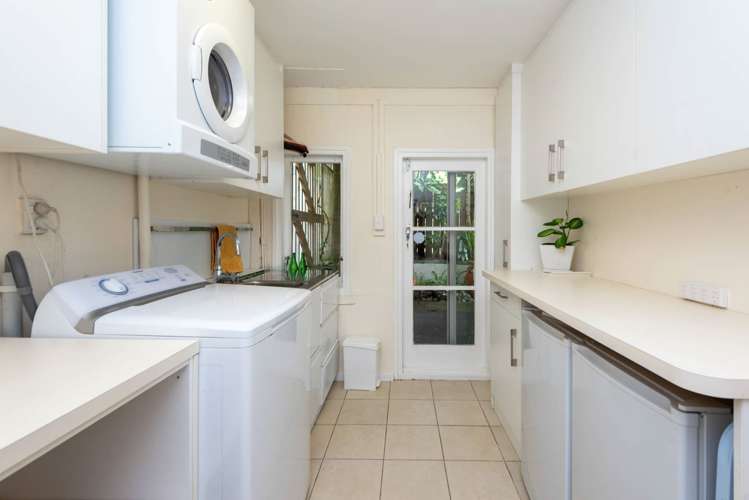 44 Colmar Road Mellons Bay_15