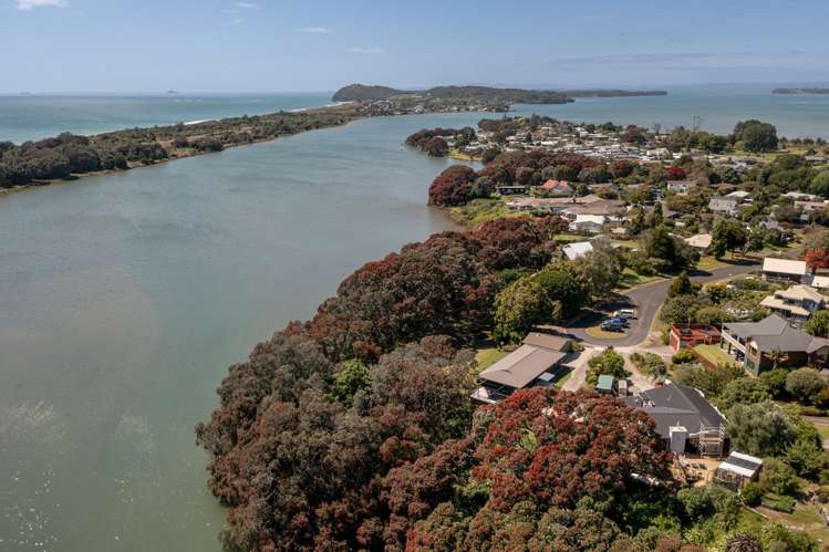 37 Pohutukawa Drive Athenree_21