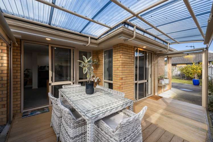 6 Saint Johns Avenue Hamilton East_14