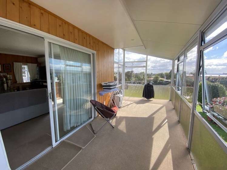 17 Kokiri Street Te Atatu South_3
