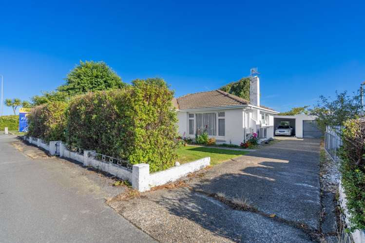 586 Tay Street Hawthorndale_17