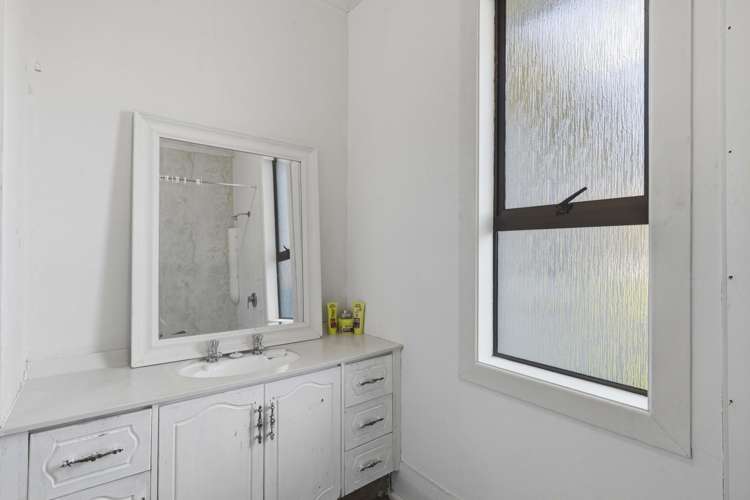 290 Gore Street Bluff_13