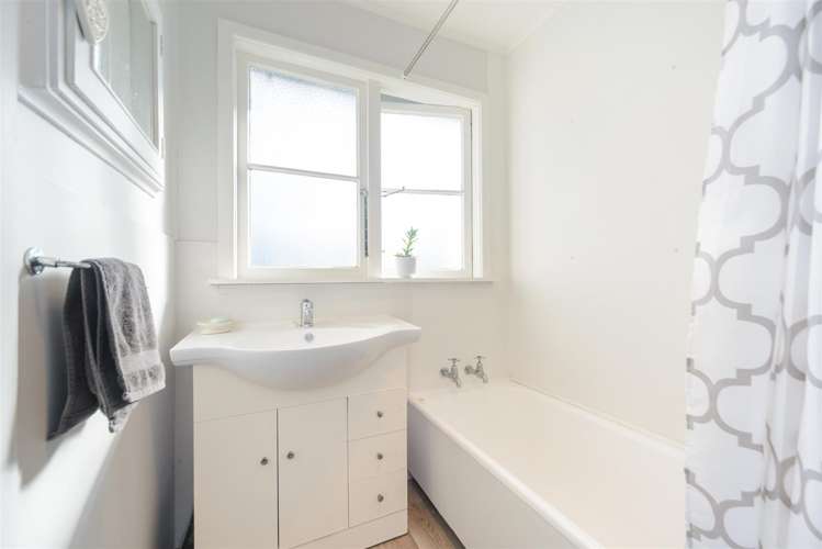 6 Goldings Line Marton_17