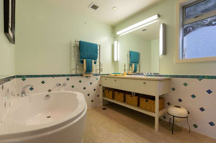 2/275 Wakefield Quay Stepneyville_13