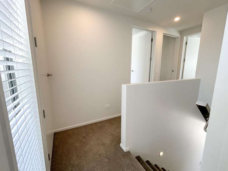 2/6 Strauss Place Somerfield_11