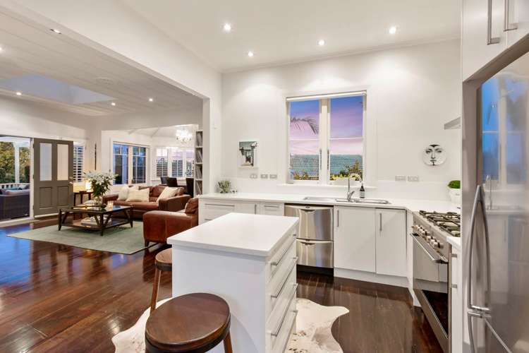 71 Beach Road Mellons Bay_6