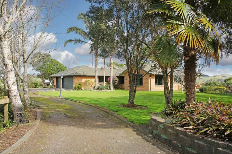 1241 Awhitu Road Pollok_20