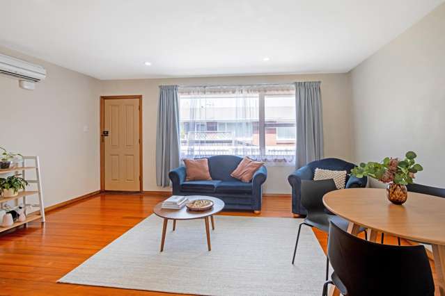 2/28 Aikmans Road Merivale_3