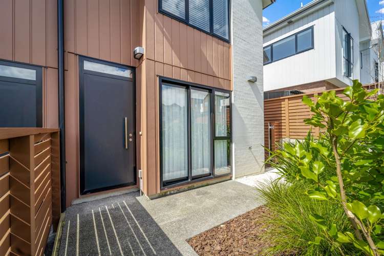 8 Orca Drive Stanmore Bay_25