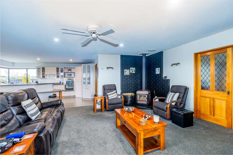 446 Grahams Road Willowby_7