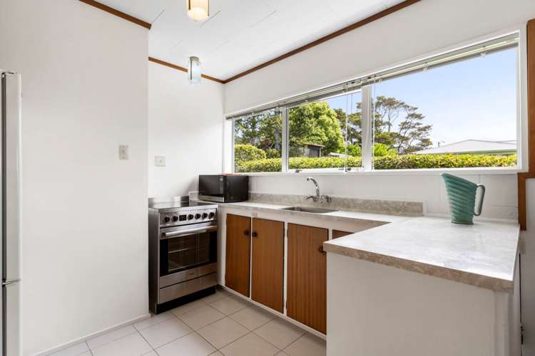 1/109A Te Atatu Road Te Atatu South_9