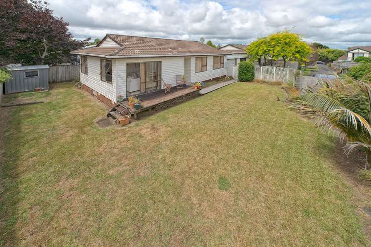 2/147 Carnoustie Drive Wattle Downs_0