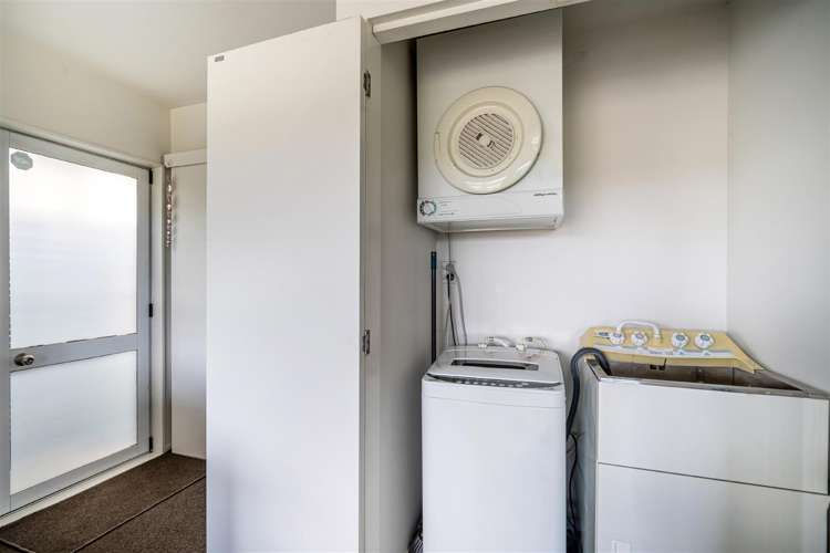 51 Queen Mary Avenue New Lynn_26